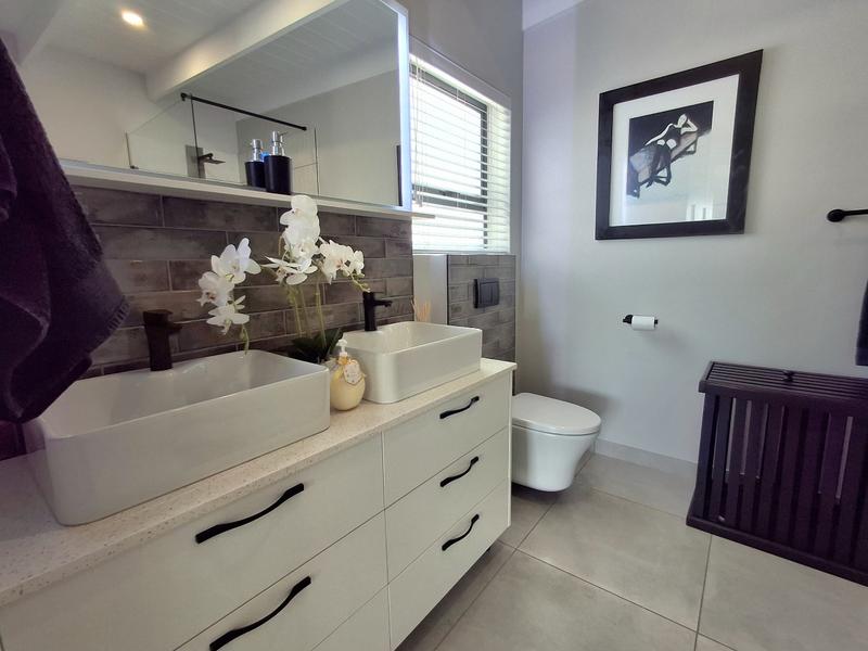 4 Bedroom Property for Sale in Da Gama Bay Western Cape